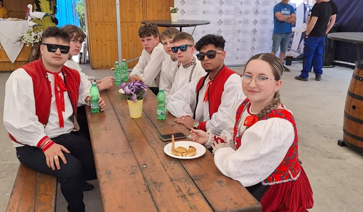 PREZENTÁCIA NAŠEJ OBCE NA SLÁVNOSTIACH JARI, HNIEZDNE 2024