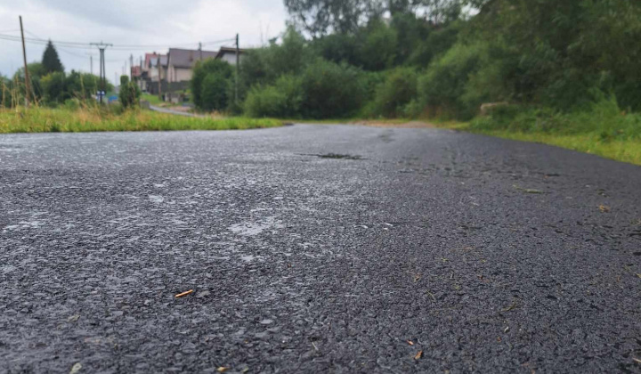 Asfaltovanie cesty smerom do časti obce Verbky 