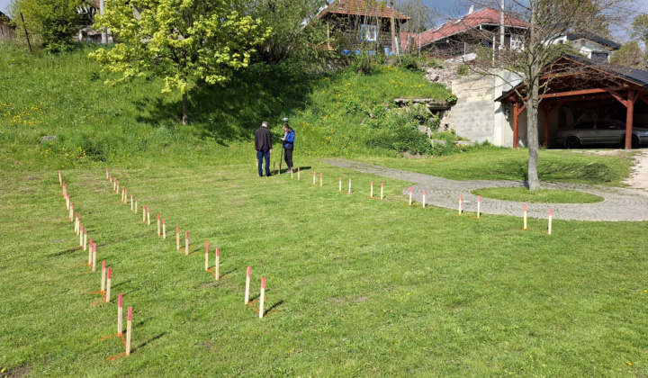 VÝSTAVBA PEVNÉHO SEDENIA V BLÍZKOSTI AMFITEÁTRA PRI OBECNOM ÚRADE 2025