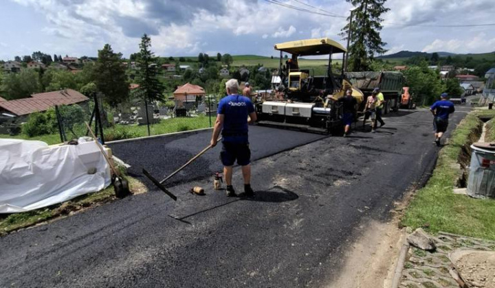 ASFALTOVANIE CESTY SMEROM DO ČASTI OBCE HLUBOKA DOLINA