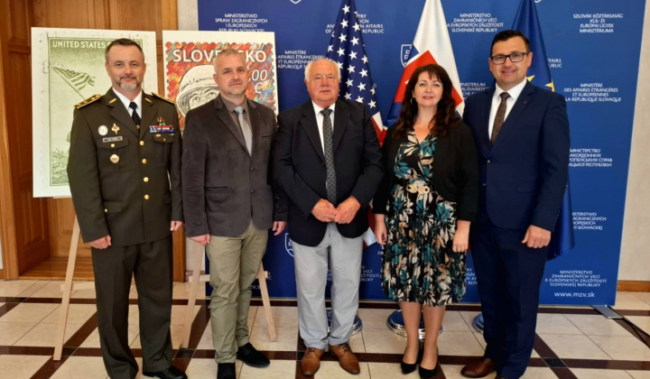 80 ROKOV OD PRVÉHO VYDANIA AMERICKEJ POŠTOVEJ ZNÁMKY 