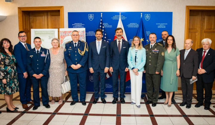 80 ROKOV OD PRVÉHO VYDANIA AMERICKEJ POŠTOVEJ ZNÁMKY 