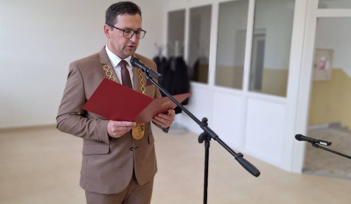 OKTÓBER – MESIAC ÚCTY K STARŠÍM 