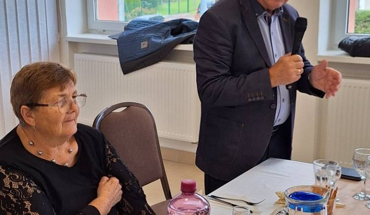 OKTÓBER – MESIAC ÚCTY K STARŠÍM 