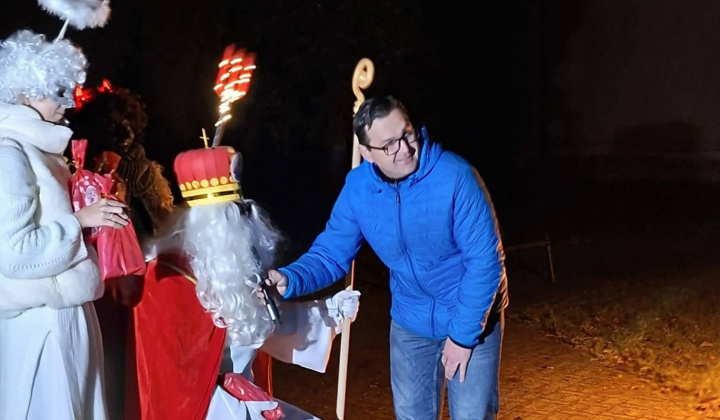 О КТО, КТО, МИКОЛАЯ ЛЮБИТ...