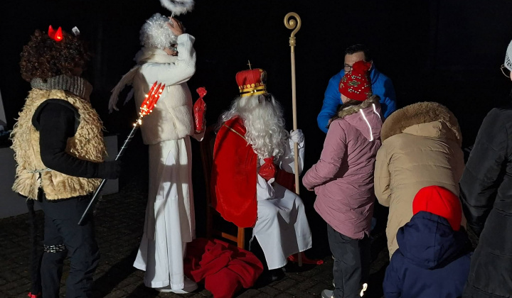 О КТО, КТО, МИКОЛАЯ ЛЮБИТ...