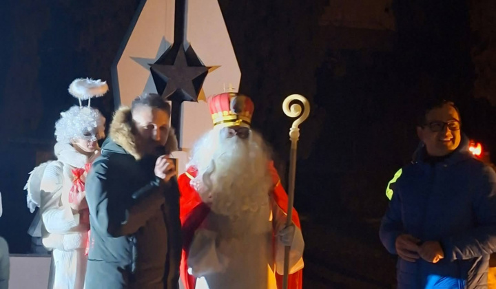 О КТО, КТО, МИКОЛАЯ ЛЮБИТ...