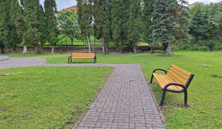 Obnova mobiliáru v parku