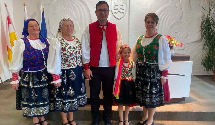 NAŠI ZPOZ-áci REPREZENTOVALI JARABINU NA CELOSLOVENSKEJ PREHLIADKE!