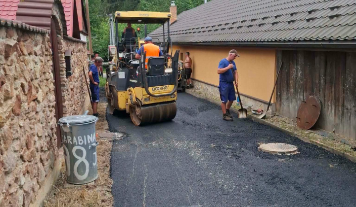 ASFALTOVANIE CESTY NA ULICI POPYVKA