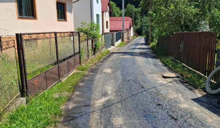 ASFALTOVANIE CESTY NA ULICI POPYVKA