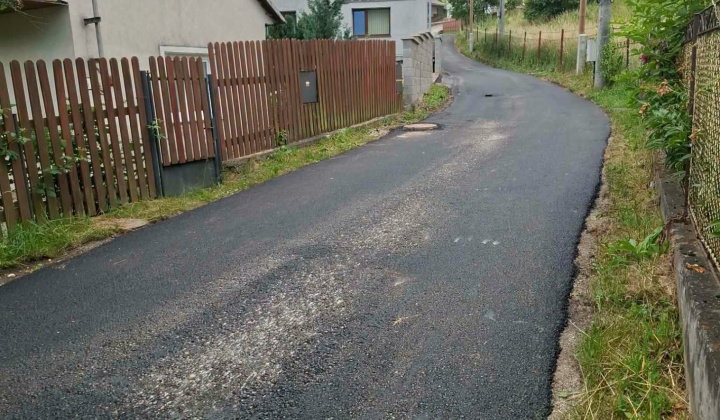 ASFALTOVANIE CESTY NA ULICI POPYVKA
