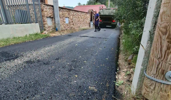 ASFALTOVANIE CESTY NA ULICI POPYVKA