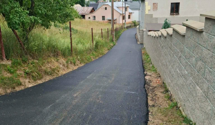 ASFALTOVANIE CESTY NA ULICI POPYVKA