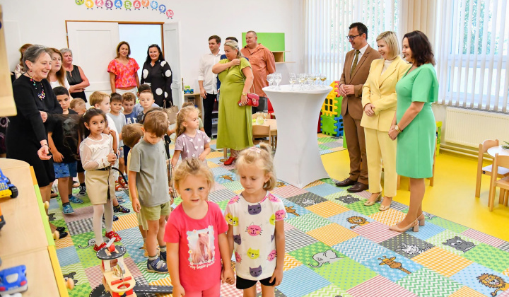 MATERSKÁ ŠKOLA V NAŠEJ OBCI OTVORILA NOVÝ ŠKOLSKÝ ROK V KRAJŠOM A MODERNEJŠOM PROSTREDÍ