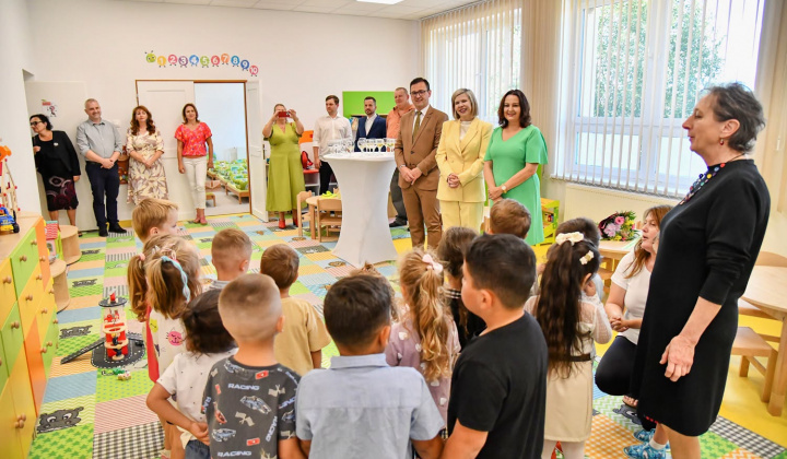 MATERSKÁ ŠKOLA V NAŠEJ OBCI OTVORILA NOVÝ ŠKOLSKÝ ROK V KRAJŠOM A MODERNEJŠOM PROSTREDÍ