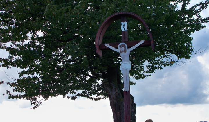 Zaujímavosti / Sakrálne stavby - Kríže v obci - foto