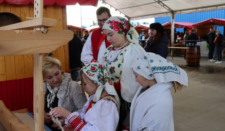 OBEC JARABINA A ÚŽASNÉ 3. MIESTO