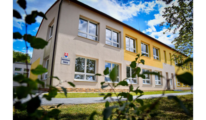 Fotka pre článok MATERSKÁ ŠKOLA V NAŠEJ OBCI OTVORILA NOVÝ ŠKOLSKÝ ROK V KRAJŠOM A MODERNEJŠOM PROSTREDÍ
