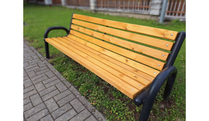 Fotka pre článok Obnova mobiliáru v Parku mieru